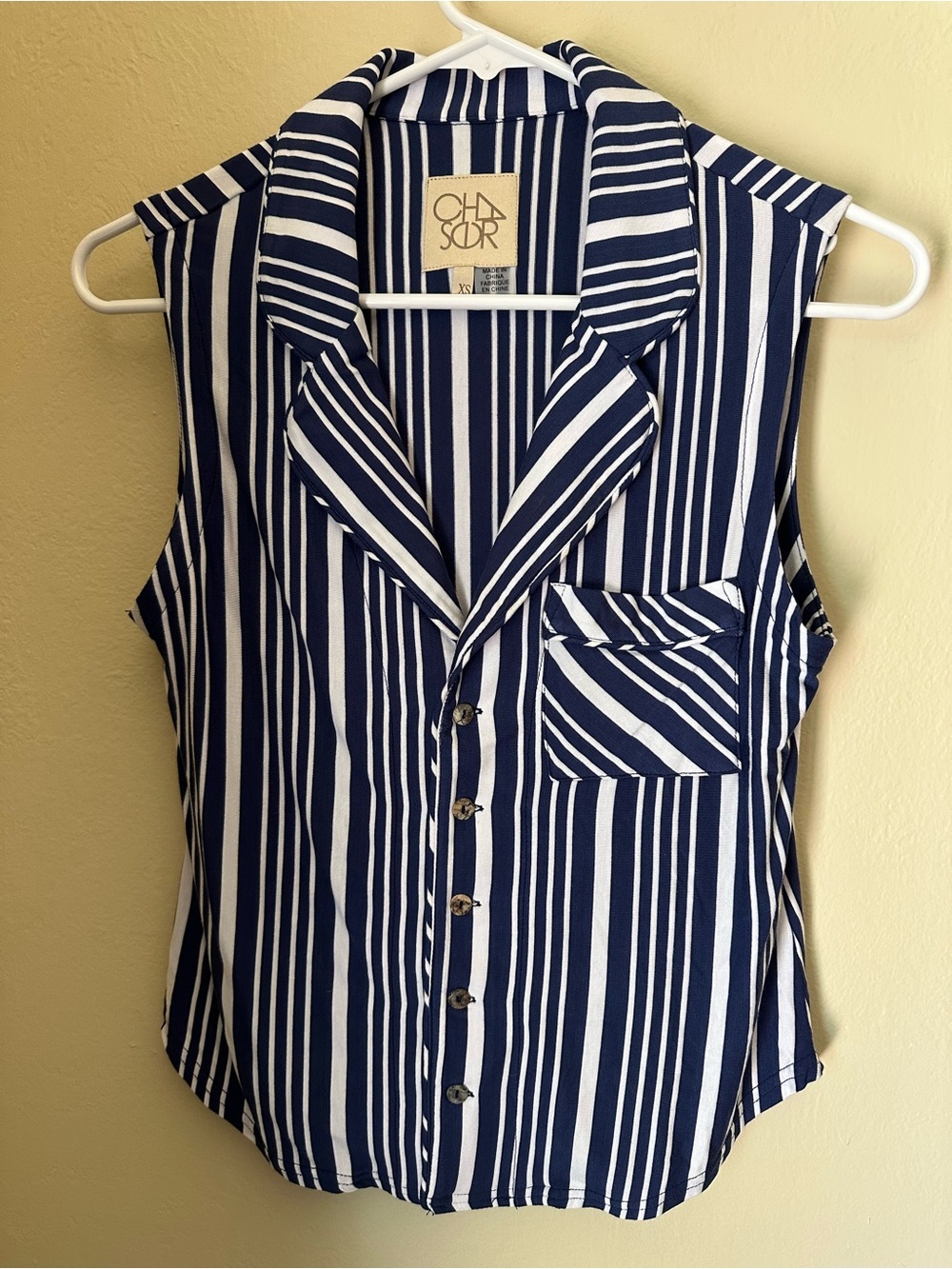 Chasor Navy & White Striped Sleeveless Button-Down Shirt